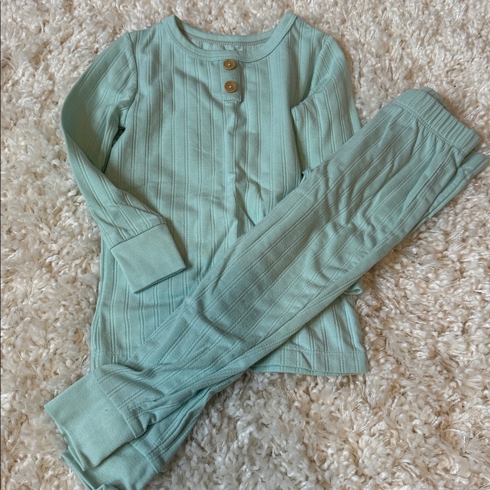 Cloud Island Kids Pajama Set in Mint Green